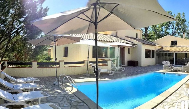Homerez - Villa in Martignargues with Pool