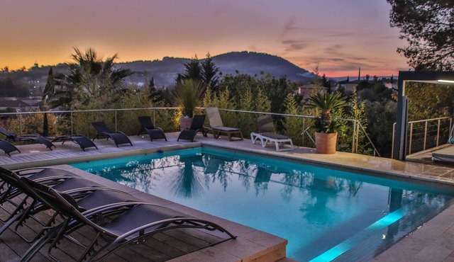 Homerez - Villa in Le Beausset