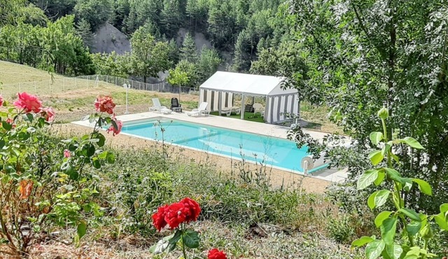Homerez - Villa in Sisteron with Pool