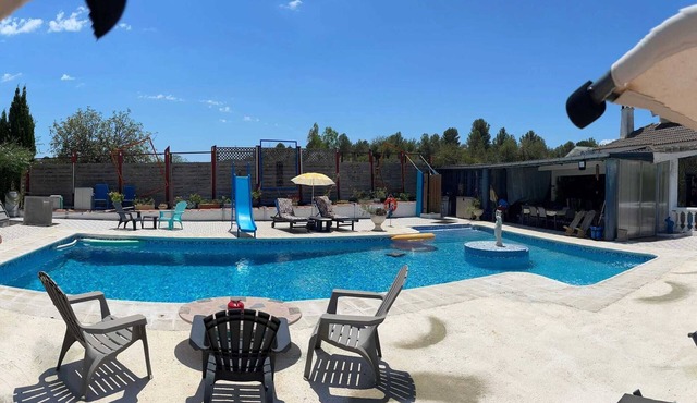 Homerez - Villa in Turís, Shared Pool.