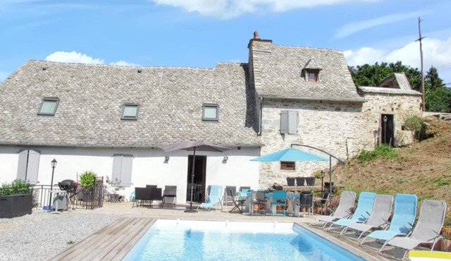 Homerez - Villa in Vieillevie + private pool
