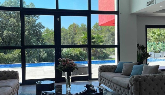 Homerez - Villa with pool in Nîmes