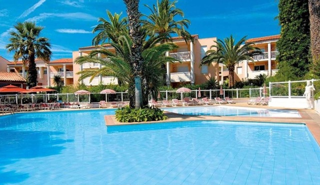 Homerez - Welcoming Apartment in Golfe-Juan - 30 m² - Pool