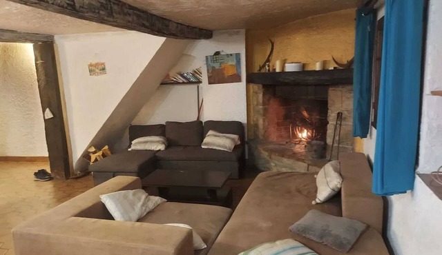 Homerez - Welcoming House in Gréolières with Fireplace