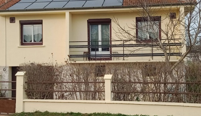 Homerez - Welcoming House in Montluçon with Private Garden