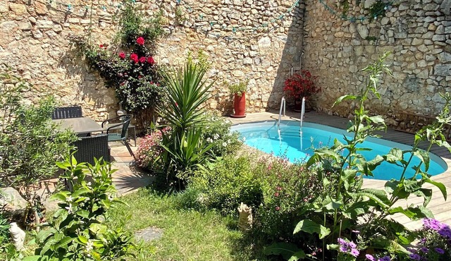 Homerez - Welcoming villa in Cournonsec with private pool