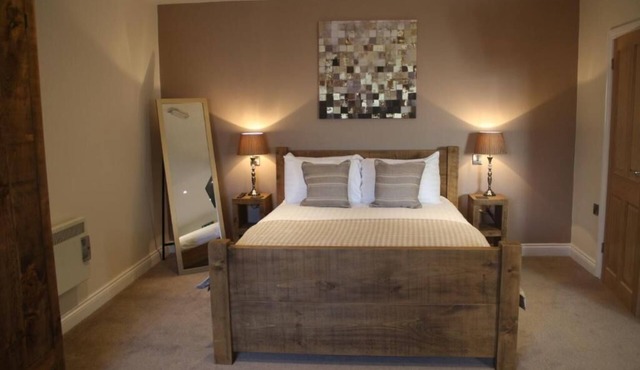 HOMESLY THE WOODMAN INN LTD