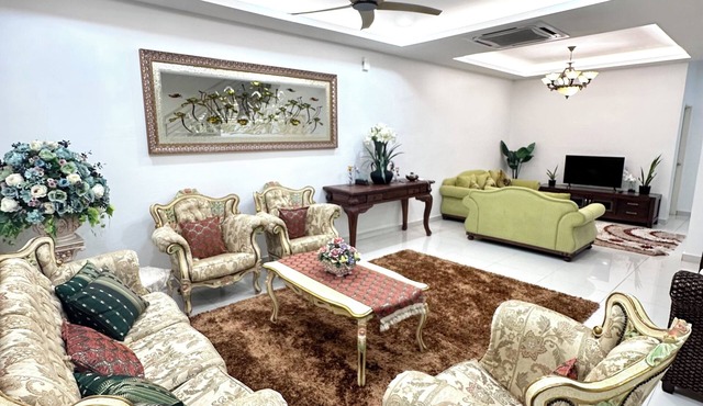 Homestay 7-12pax In Shah Alam