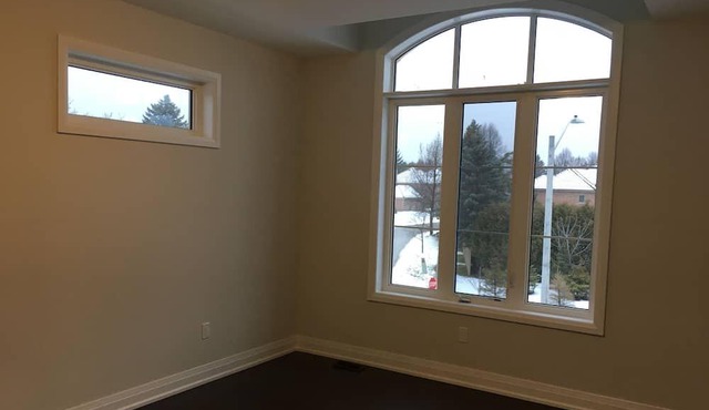 Homestay Accommodation - Aurora, ON