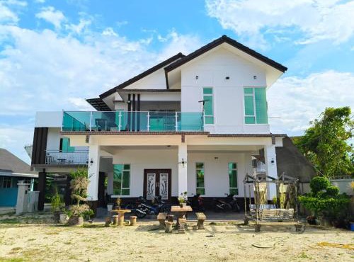 Homestay and roomstay Din 5555