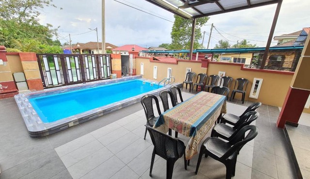 HOMESTAY EPOH MANJOI WITH PRIVATE POOL AND JACUZZI