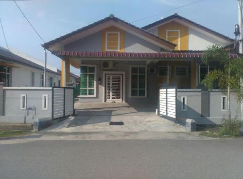 Homestay Fully Aircond Free Wifi Near MITC,UTEM