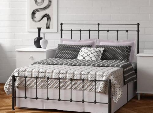 HomeStay in Boston Near Train Station