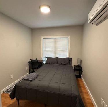 HomeStay in Boston West Bellflower Street