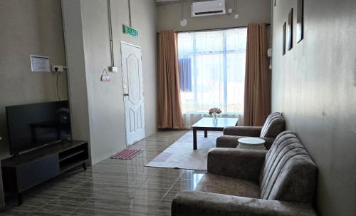 Homestay Kodiang 1 Bedroom near Pekan Kodiang by D'Aleena Homes