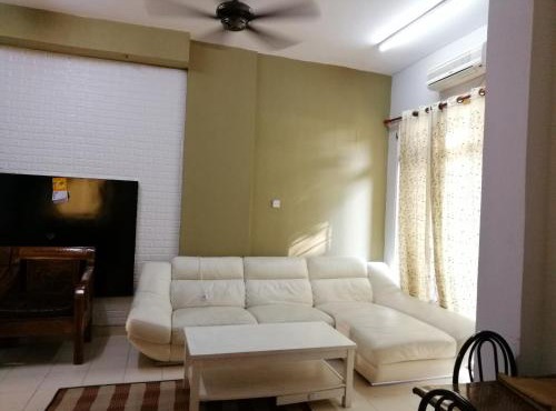 Homestay Mantin Selesa, Unit at Ground floor & In front swimming pool