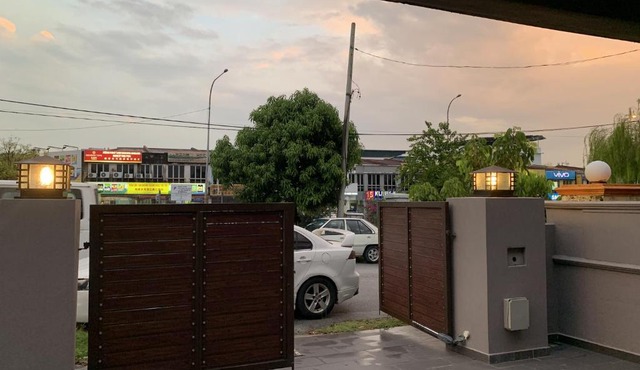 Homestay Modern Semi D - Bandar Country Homes