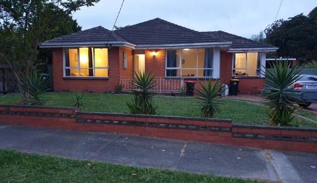 Homestay near Dandenong Plaza