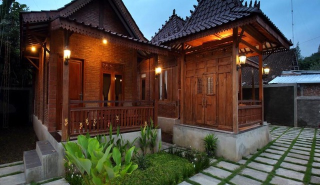 HOMESTAY OMAH BATA