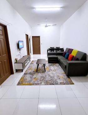 HomeSTAY PANGSAPURI SAMUDERA SERI MANJUNG LUMUT
