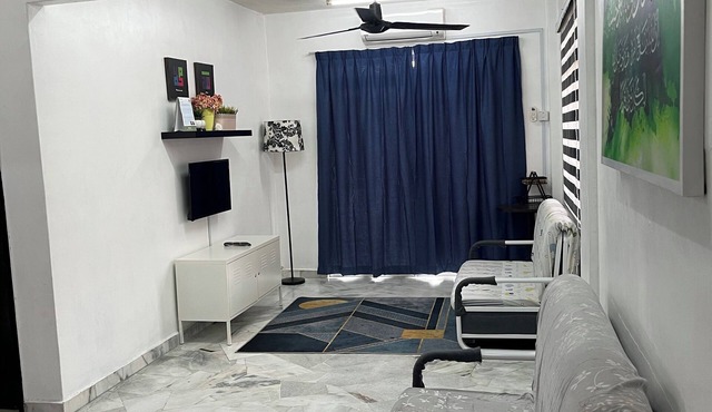 Homestay WaDi, Apartment With Pool Near Beach