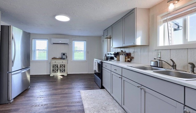 Homestead Haven sleeps 6