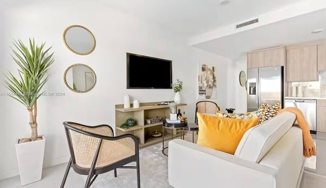 Homestead Oasis- 4BR Retreat w/Rooftop & Views