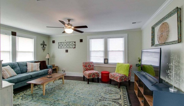 Hometown Clarksville Cottage (1021 Crossland Ave)