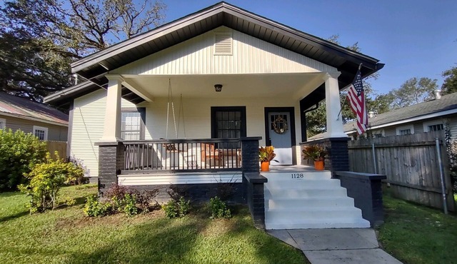 Hometown Hideaway Cozy, pet friendly home 2 minutes from Downtown Laurel, Ms