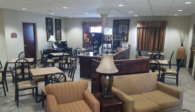 HomeTown Hotel Bryant