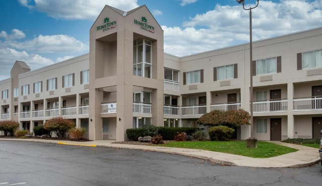 HomeTown Inn by Red Roof East Syracuse