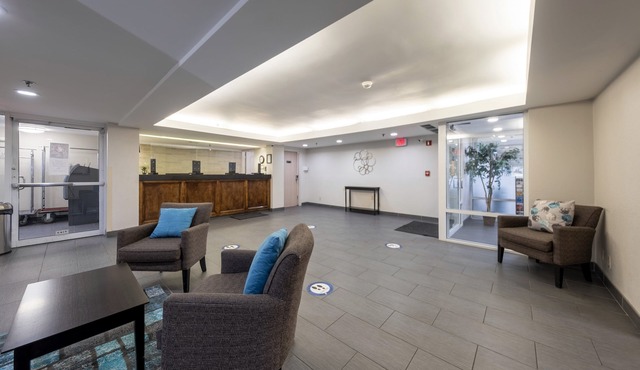 HomeTown Inn by Red Roof East Syracuse