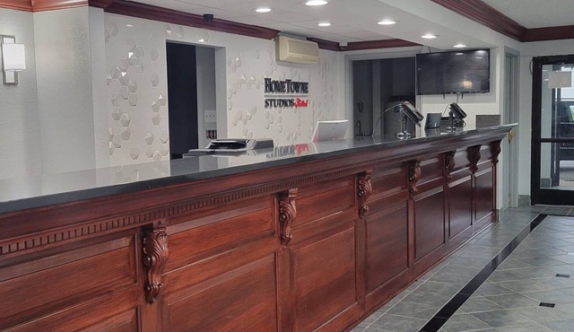 HomeTowne Studios By Red Roof Egg Harbor–Atlantic City Airport