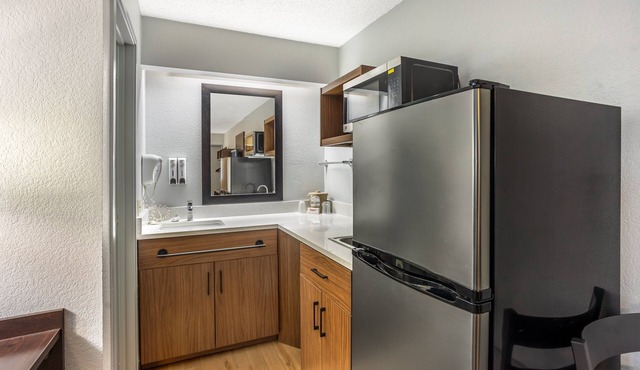 HomeTowne Studios by Red Roof Danville, PA