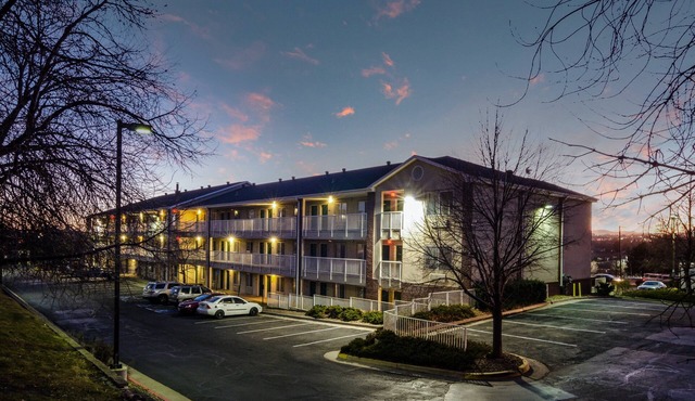 HomeTowne Studios by Red Roof Denver - Thornton