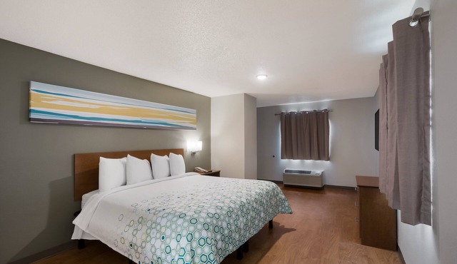 HomeTowne Studios by Red Roof Covington, GA