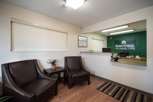 HomeTowne Studios by Red Roof Seattle - Kent/Des Moines