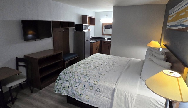 HomeTowne Studios LaGrange