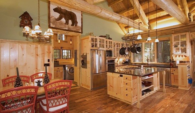 Homewood Hideaway - 4 bedroom, 3 bath, beautiful construction