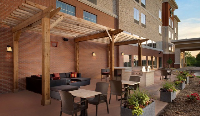 Homewood Suites by Hilton Kansas City Speedway