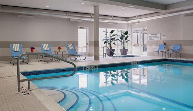 Homewood Suites by Hilton Winnipeg Airport - Polo Park