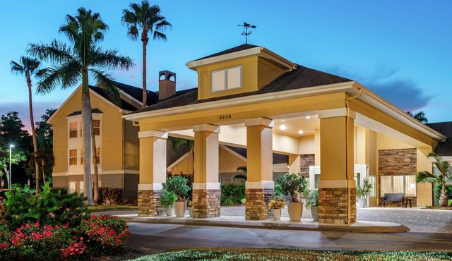 Homewood Suites by Hilton - Fort Myers