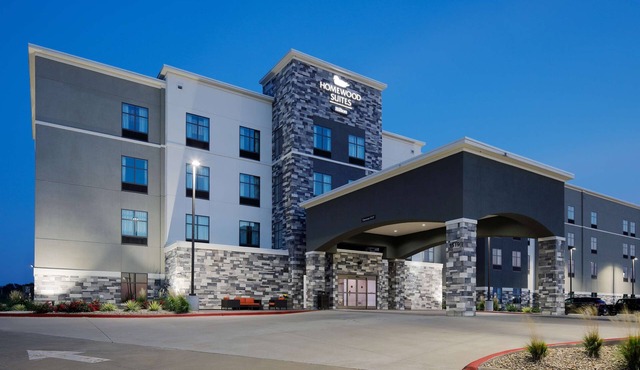 Homewood Suites by Hilton Topeka