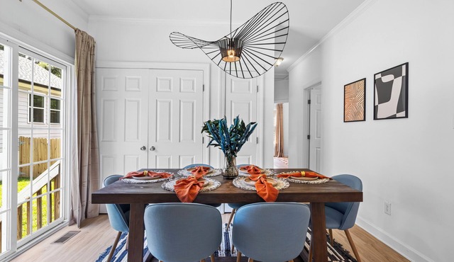 Homey 3bd - BBQ & Backyard - Close to downtown