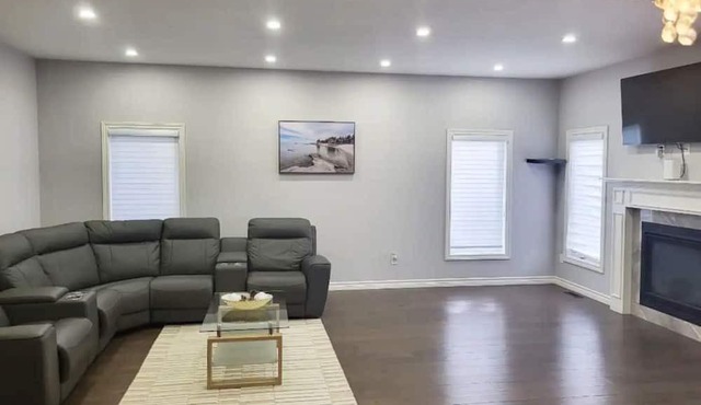 Homey 4 Bedroom Home in North West London