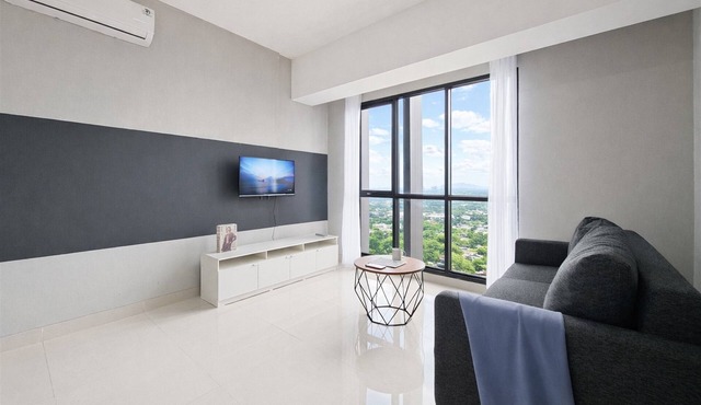 Homey And Spacious 3Br With City View At Apartment The Ayoma