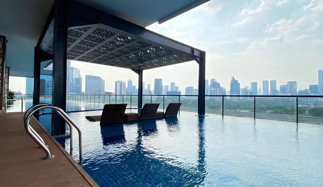 Homey And Spacious 2Br At Samara Suites Apartment