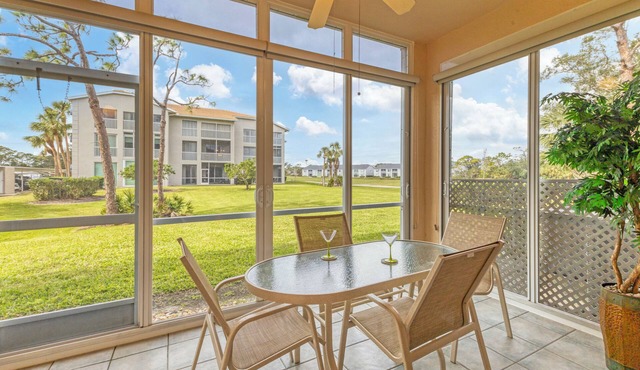 Homey Comfort Meets Championship Golf–Ground Floor Condo in Stoneybrook Sarasota