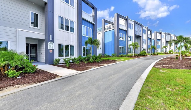 Homey Condo with Pool Table near Disney & Waterpark Access - B8-234