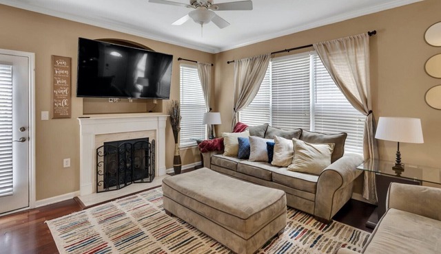 *Homey+Cozy Home|Ballantyne|Message me abt Military n 1st responders disc